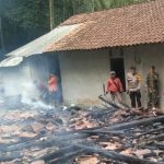 Kesal Tak diberi Uang untuk Beli HP, seorang Remaja Nekat Bakar Rumah Neneknya