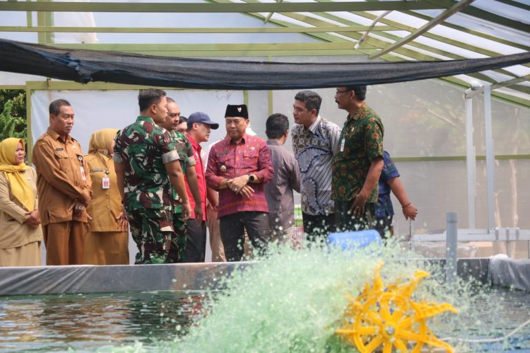 Pj. Bupati Jepara Kunjungi Budidaya Algae, Bahan Suplemen Balita Stunting di Sukoharjo