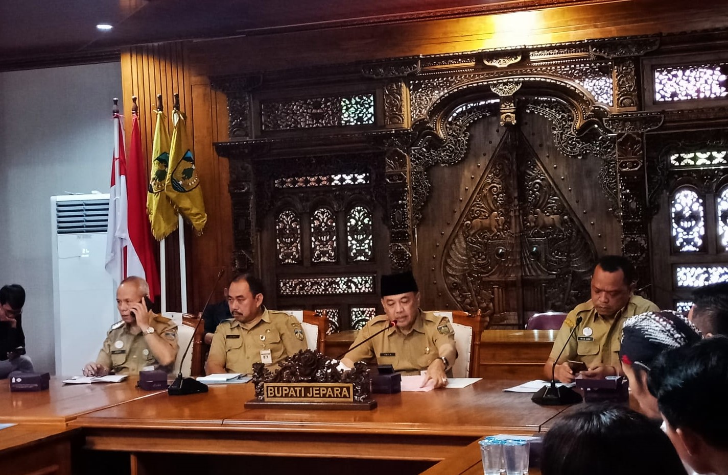 Audiensi peringatan Hari raya waisak di command center.