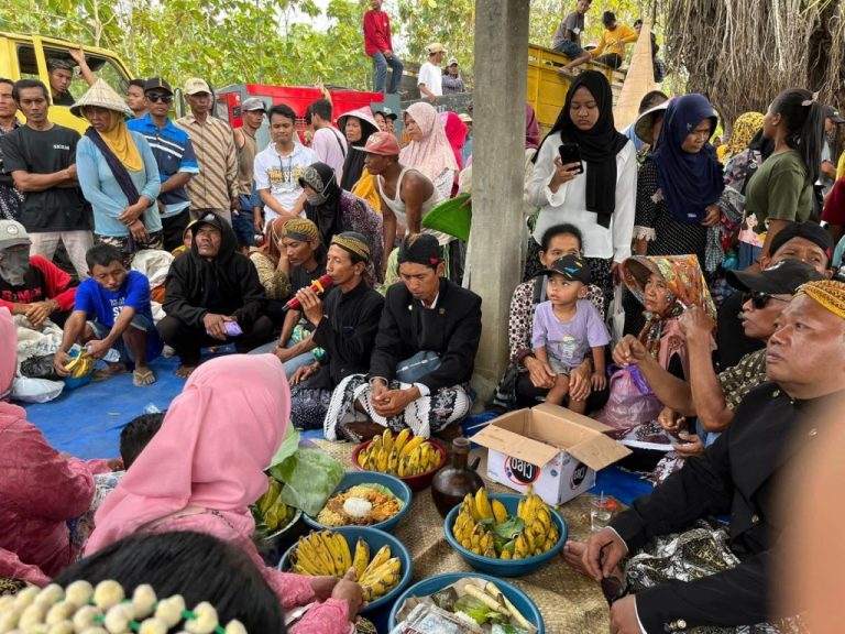 Berlangsung Meriah, Sedekah Bumi Sekararum Sukses Tarik Animo Masyarakat