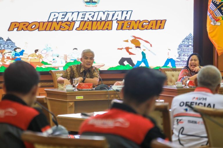 Ganjar Siap Fasilitasi Mahasiswa Mengembangkan Inovasi Kendaraan Hemat Energi