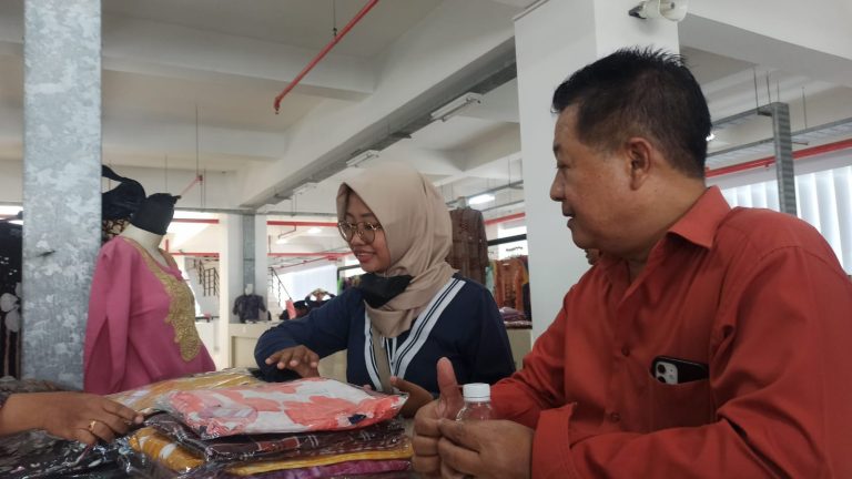 200 Pelaku UMKM Konveksi dan Kuliner Ramaikan Pasar Johar Baru