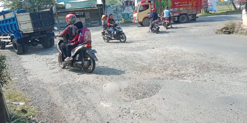 Anggaran Terbatas, Perbaikan Jalan di Pati Baru Rampung 50 Persen