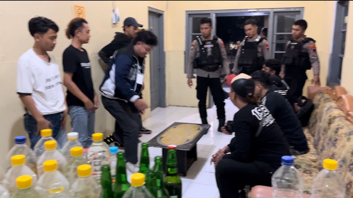 Warung Kosong Digunakan Pesta Miras, 6 Pemuda Diamankan Tim Sparta Polresta Surakarta