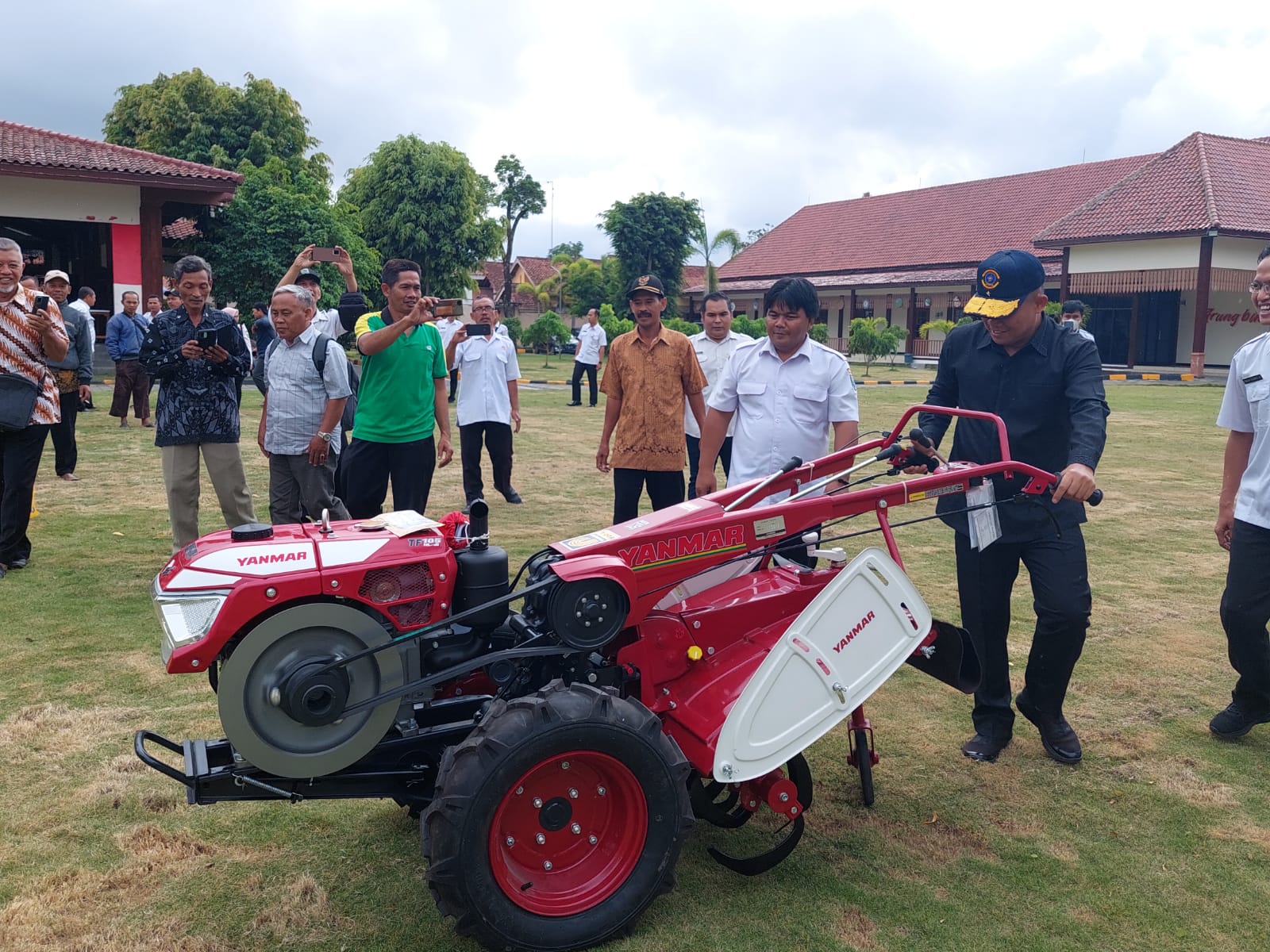 33 Kelompok Tani Tembakau Dapat Bantuan Alsintan dari Pemprov Jateng