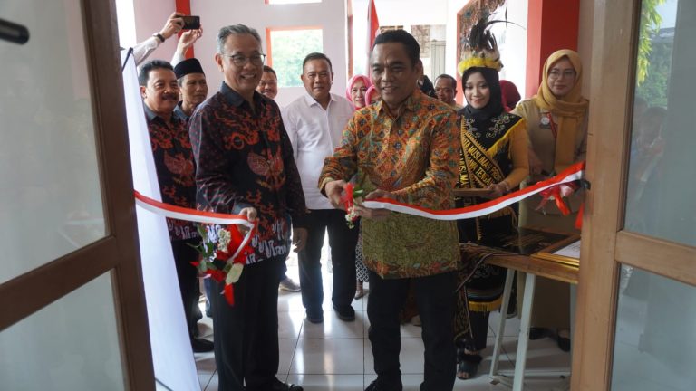 Peresmian Warung NKRI yang menempati lantai bawah Omah Jagong, kompleks Museum R.A. Kartini.
