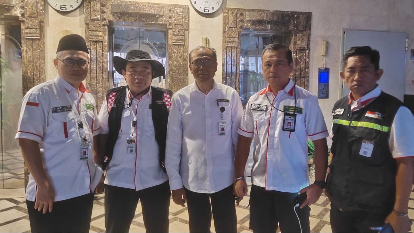 Kadaker Makkah Khalilurraham dan tim usai menyisir hotel Jemaah