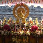 Patung Buddha berlapis emas di altar Waisak Candi Mendut Kabupaten Magelang
