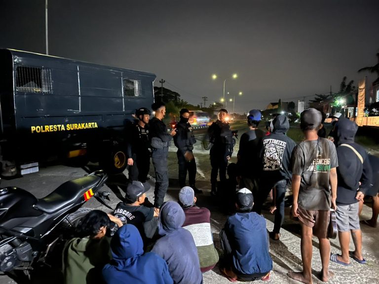 Tetap Nekat Datang ke Stadion Manahan Solo, Puluhan Suporter Bonek di Pulangkan