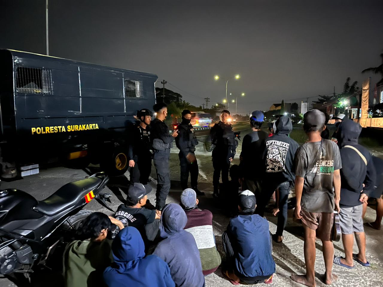 Tetap Nekat Datang ke Stadion Manahan Solo, Puluhan Suporter Bonek di Pulangkan