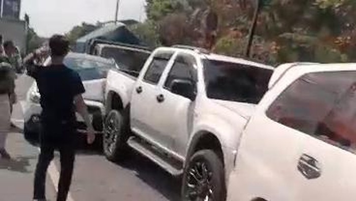 Kecelakaan Beruntun di Kudus, Kerugian Capai Puluhan Juta Rupiah