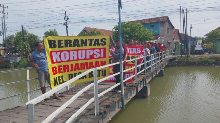 Puluhan Warga Desa Batu Gelar Unjuk Rasa Dugaan Kasus Korupsi Ganti Rugi Jalan Tol