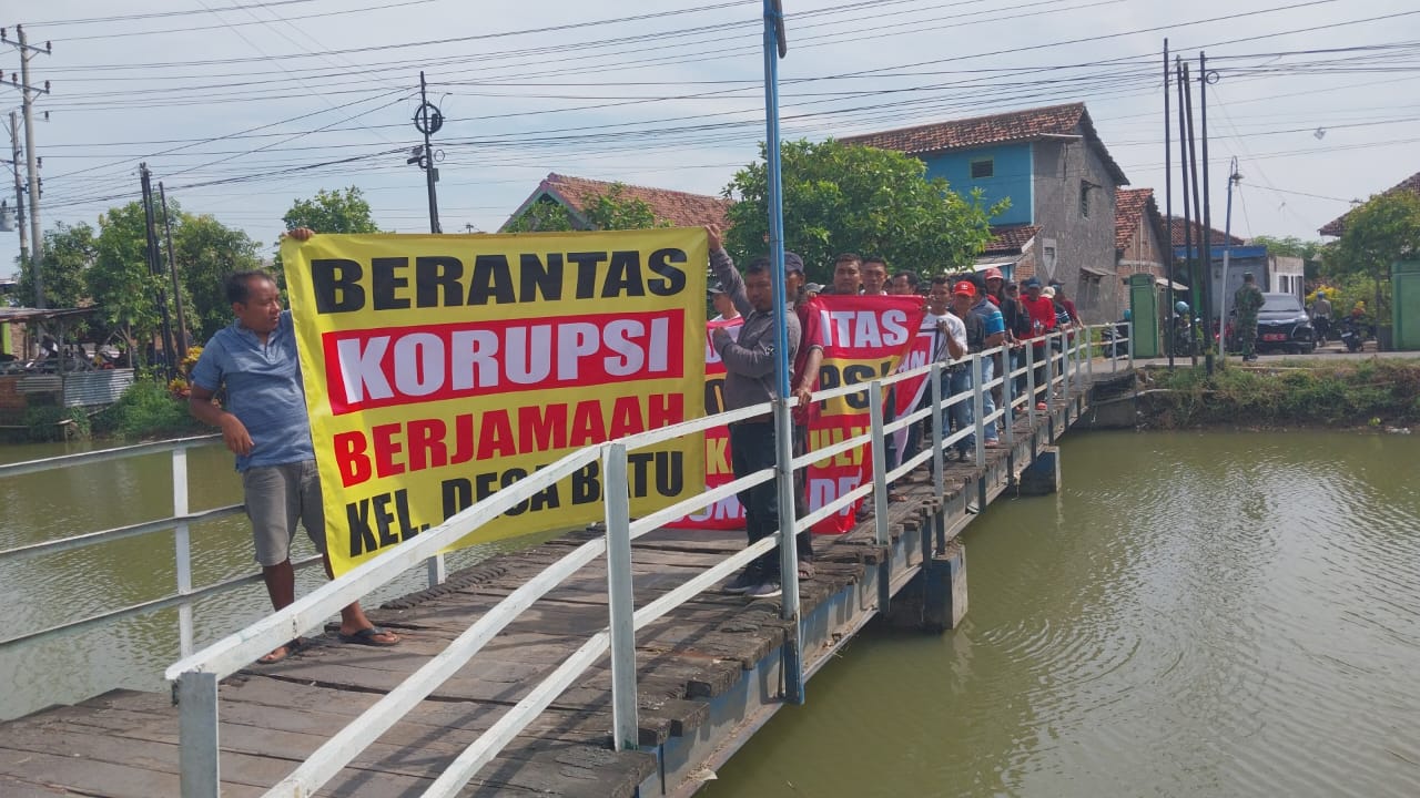 Puluhan Warga Desa Batu Gelar Unjuk Rasa Dugaan Kasus Korupsi Ganti Rugi Jalan Tol