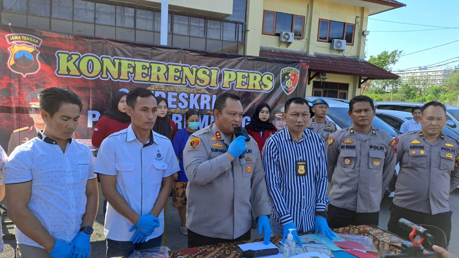 Polres Rembang Bekuk Pelaku Investasi Bodong Berkedok Bisnis Pakaian
