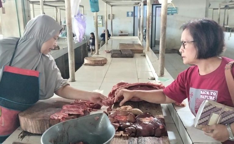Pasca Iduladha 1444 H, Kios Daging di Pasar Batang Masih Sepi Pedagang (Foto: Dok MC Batang)