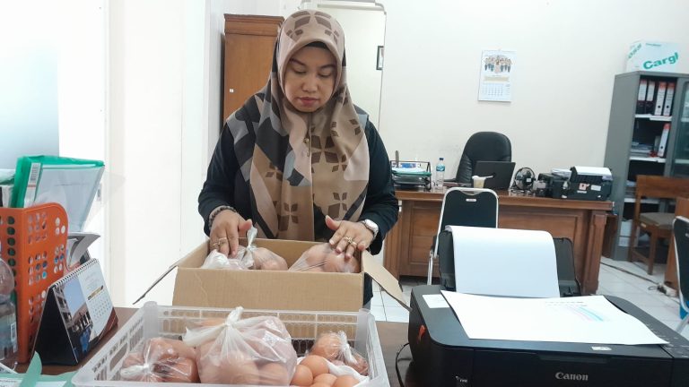 Bantu Tangani Stunting, Ratusan Pegawai Setda Blora Sedekah Telur