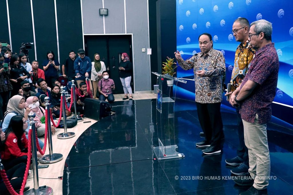 Menkominfo Budi Arie Setiadi saat Konferensi Pers tentang Pemberantasan Judi Online di Media Center Kementerian Kominfo, Jakarta Pusat, Kamis (20/07)