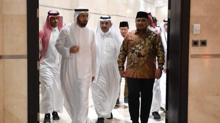 Menag Yaqut Cholil Qoumas bertemu Menteri Haji dan Umrah Arab Saudi Tafiq F Al Rabiah, Jumat (30/06)