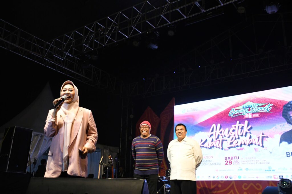 Akustik Kabut Lembut Sukses, Bupati Tiwi: Festival Gunung Slamet Harus Lanjut!
