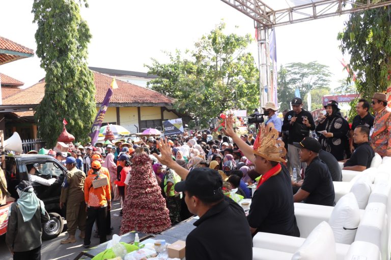 Karnaval FBM, Wujud Syukur Petani atas Hasil Panen Bawang Merah