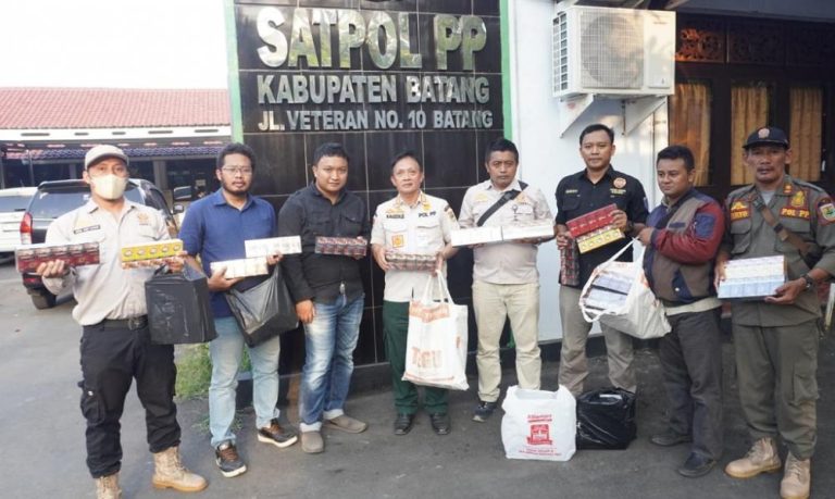 Satpol PP Batang Menyita Belasan Ribu Batang Rokok Ilegal