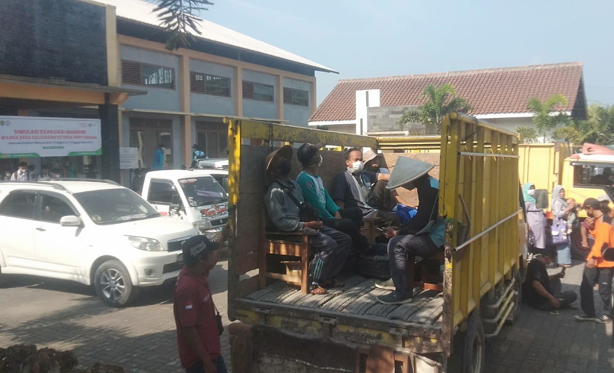 Berlangsung Dramatis, Simulasi Evakuasi Erupsi Merapi Warga Kaliurang