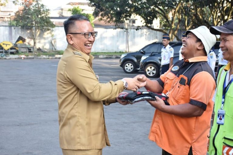 Bagian Wajah Kota, Juru Parkir Diminta Makin Ramah Layani Pengunjung