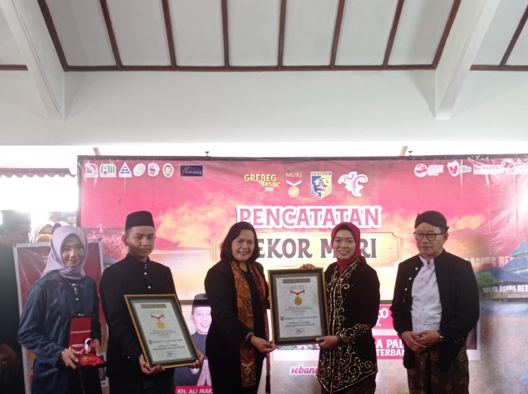 Penyajian Sega Padhetan dan Jamu Coro Terbanyak, Resmi Tercatat dalam Rekor MURI