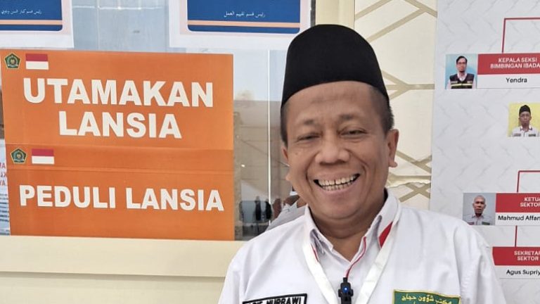 Sambut Jemaah Lansia di Madinah, Petugas Siapkan Bubur Ayam dan Kursi Roda