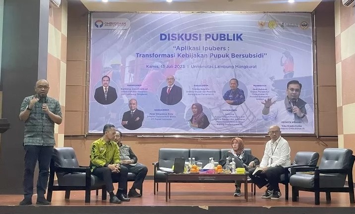 Diskusi Publik 'Aplikasi iPubers : Transformasi Kebijakan Pupuk Bersubsidi' yang berlangsung di Universitas Lambung Mangkurat, Kamis (13/07).