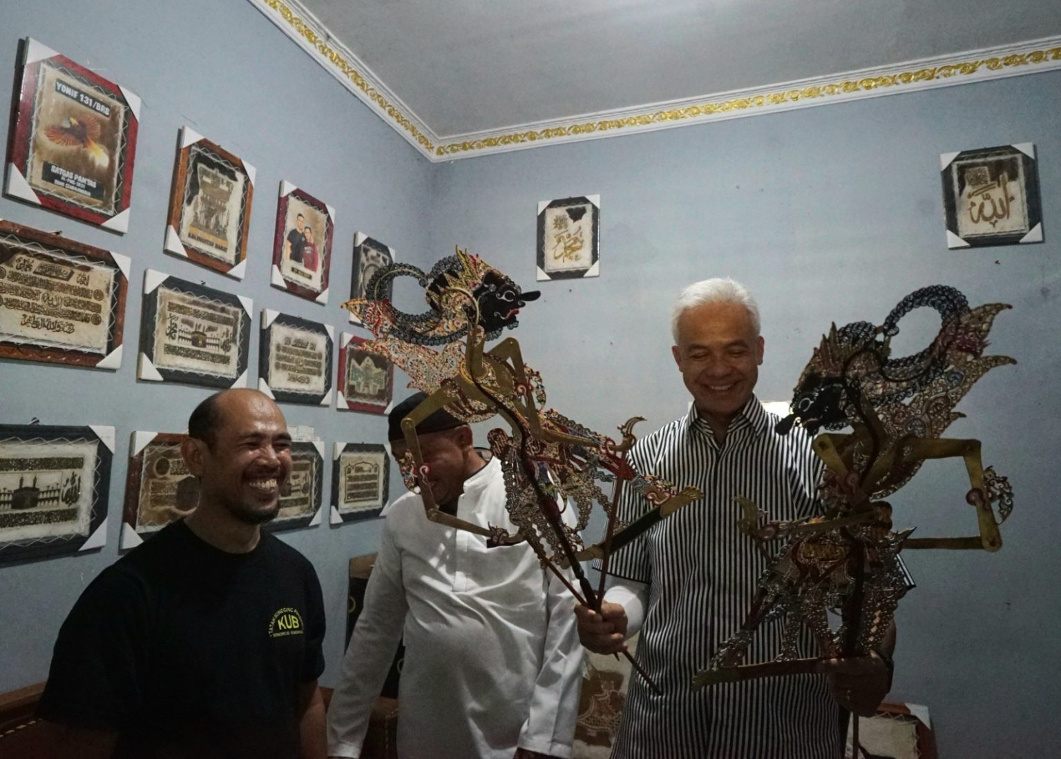 Ganjar Siap Fasilitasi Perajin Lukis Kulit di Sukoharjo Buka Kembali Keran Ekspor