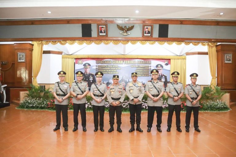 Kapolda Jateng Pimpin Sertijab 4 PJU dan 5 Kapolres