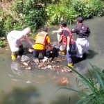 Tim Inafis Evakuasi Jasad Lansia Meninggal Terapung di Sungai Klampok Sragen