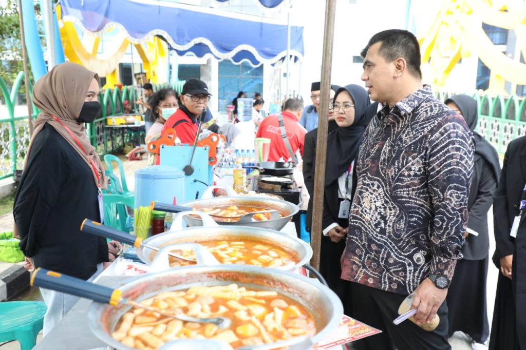 Wagub Taj Yasin Ajak Mahasiswa Geluti Wirausaha