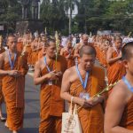 Jalan dari Mendut ke Borobudur, Ribuan Umat Buddha Rayakan Asadha 2023