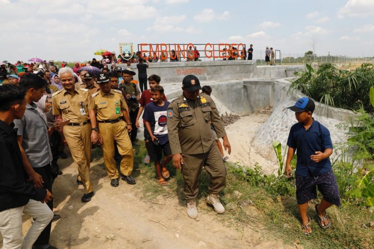 Tinjau Embung Glebeg di Rembang, Ganjar: Akan Terus Kami Tambah