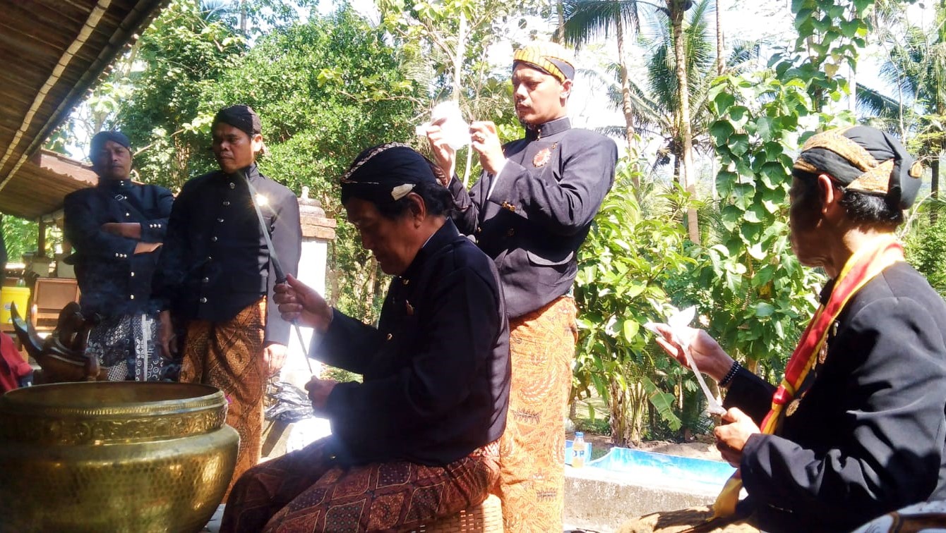 Peringati 1 Suro Matra Gelar Jamasan Ratusan Pusaka