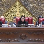 Ketua DPR RI Puan Maharani saat memeimpin Rapat Paripurna yang digelar di Gedung Nusantara II, Kompleks Parlemen, Senayan, Jakarta, Selasa (11/97).