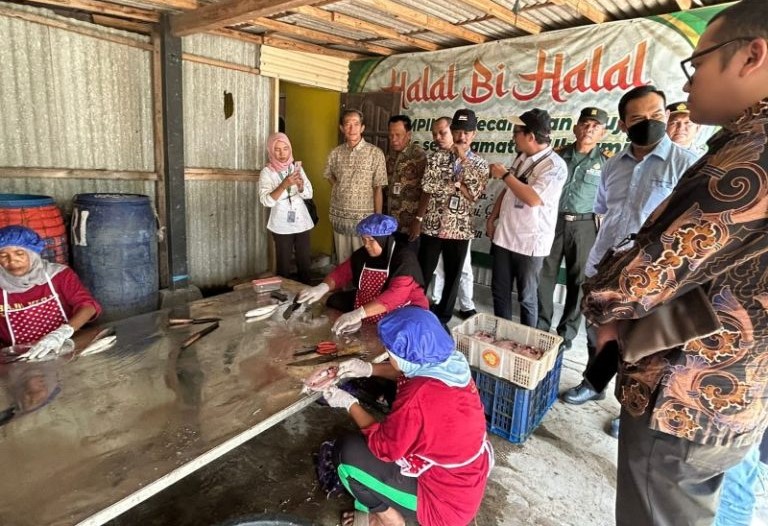 BUMDesma Rukun Makmur Ulujami Produksi Satu Ton Olahan Bandeng Per Hari