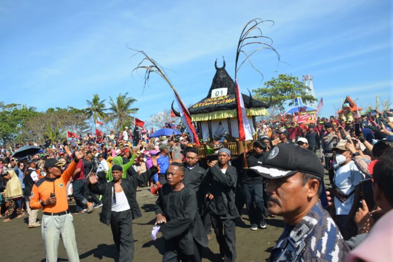 Festival Nelayan Kabupaten Cilacap Tahun 2023 Jadi Daya Tarik Wisata