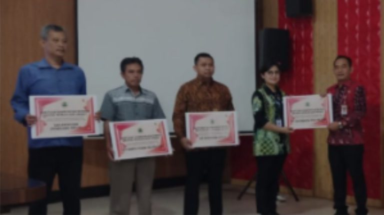 Sebanyak 191 Warga Sragen Kurang Mampu, Diberi Bantuan Sambungan Listrik Murah dan Hemat
