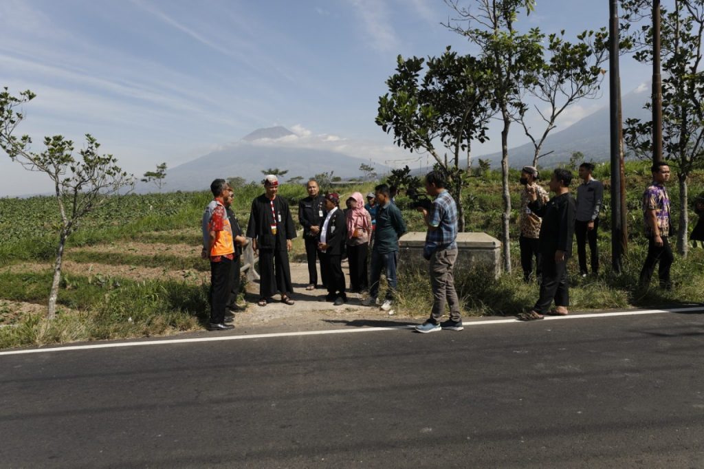 Diberi Bankeu Rp5 M dari Pemprov Jateng, Ganjar Cek Perbaikan Jalan Jumo-Muntung