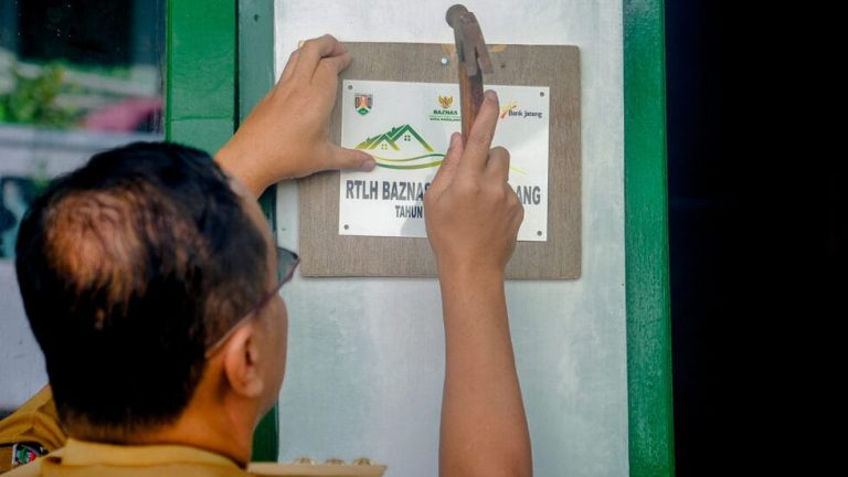 Bupati Magelang Serahkan Bantuan RTLH untuk 11 Desa