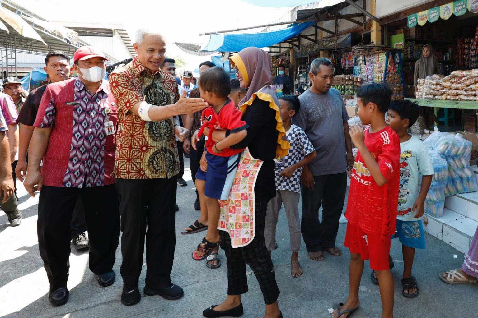 Cek Revitalisasi Pasar Wonopolo, Ganjar Tekankan Jaga Kebersihan