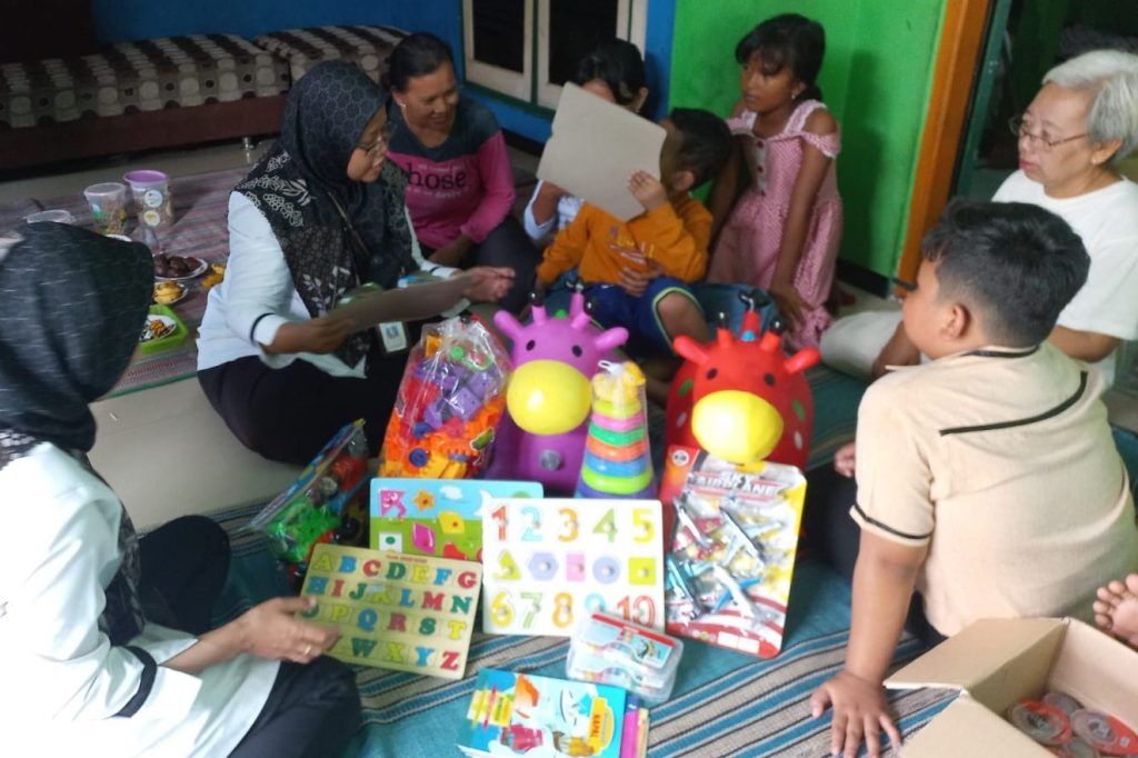 Kemensos Dampingi Anak dan Keluarga Ibu yang Meninggal Sambil Memeluk Bayi