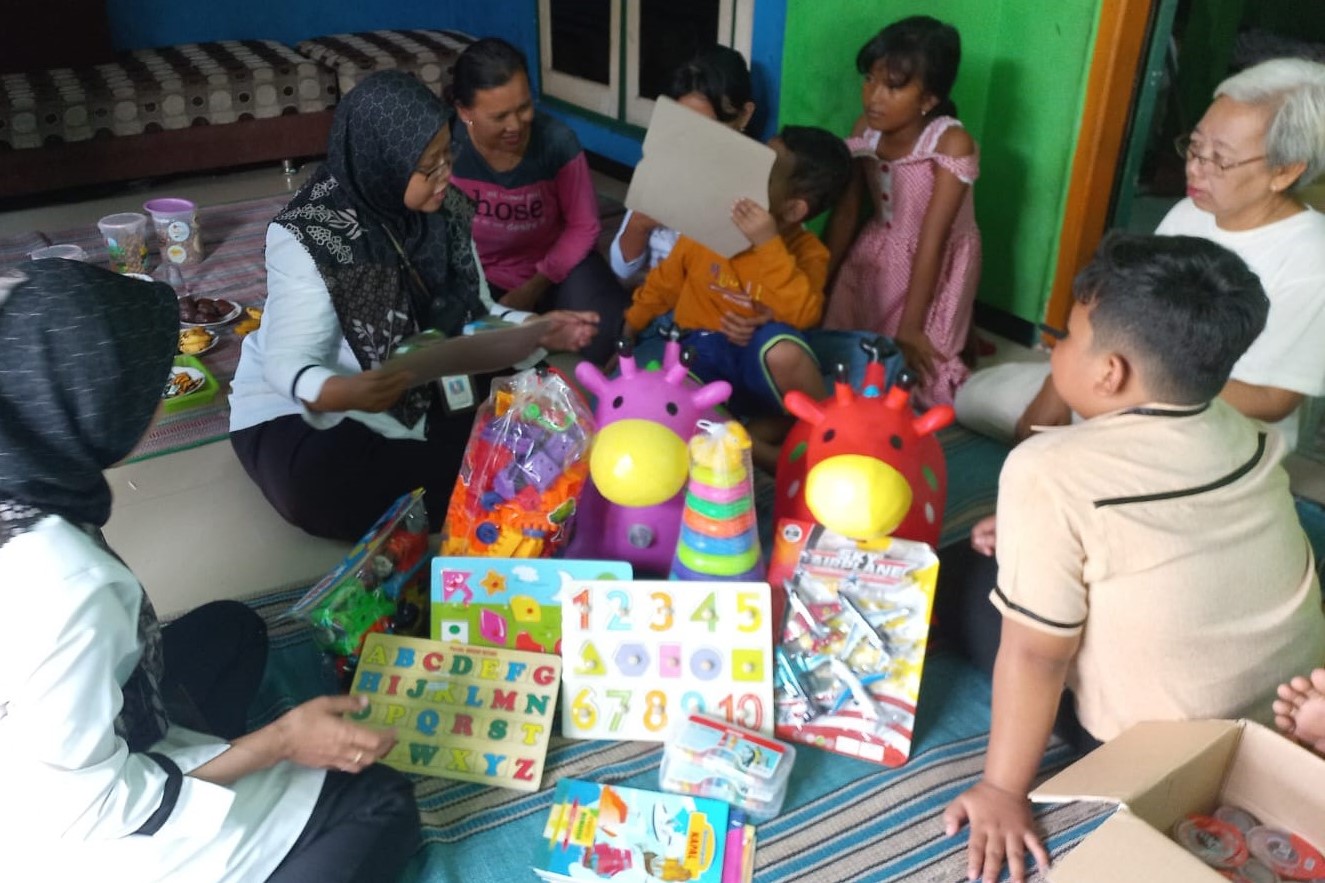 Kemensos Dampingi Anak dan Keluarga Ibu yang Meninggal Sambil Memeluk Bayi