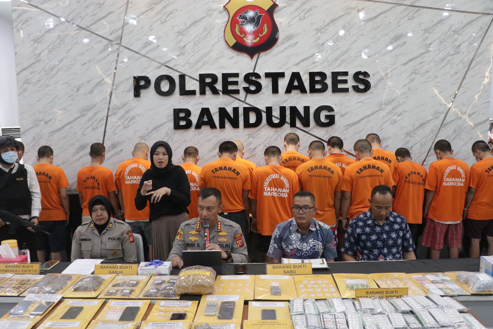 Polisi Berhasil Meringkus 16 Tersangka Pengedar Narkotika di Bandung