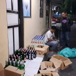 Polsek Kudus Sita Ratusan Botol Miras dari Sebuah Rumah Warga