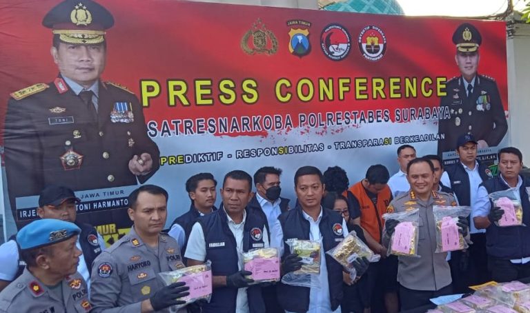 Polrestabes Surabaya Amankan Kurir Sabu Jaringan Sumetera – Jawa, Ada  33,928 Kg Sabu Disita