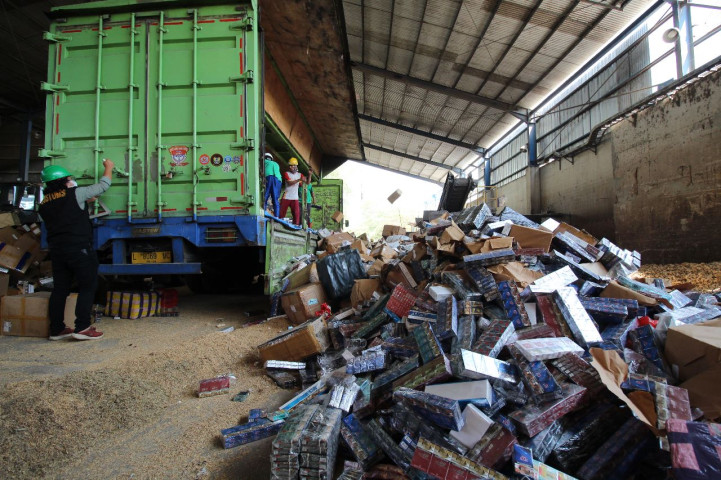 Bea Cukai Tegal Gelar Pemusnahan 8,2 Juta Batang Rokok Ilegal